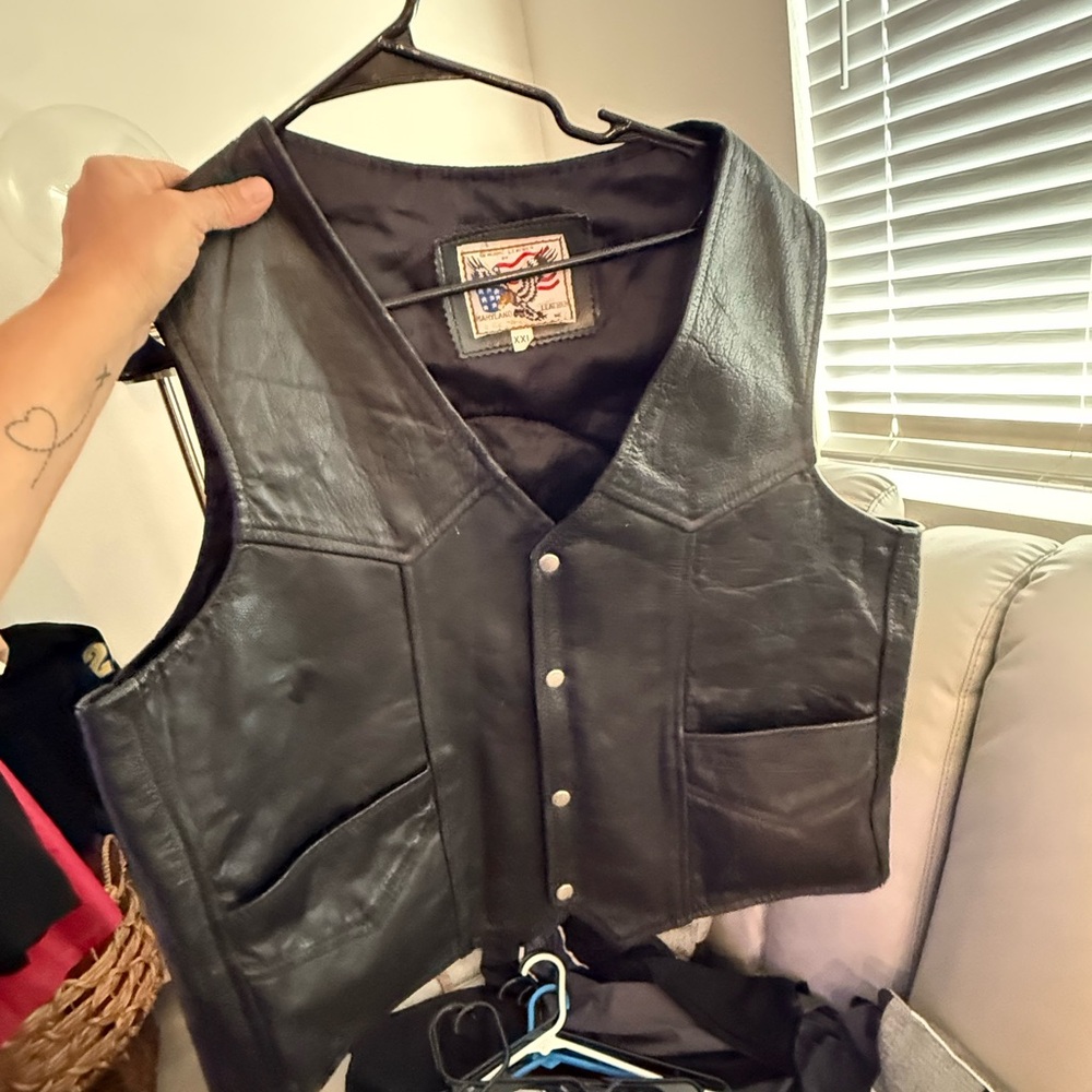 Men's Black Leather Vest - Classic Snap-Front